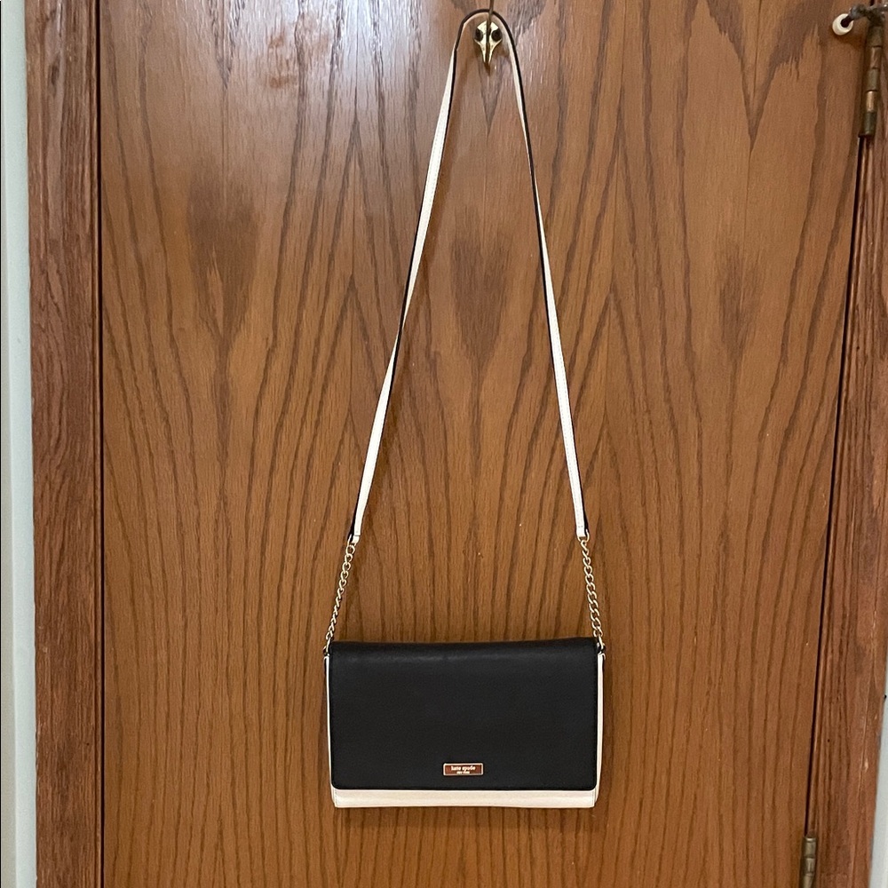 Kate Spade NWOT Elegant Black and White Crossbody Bag - Picture 4 of 15